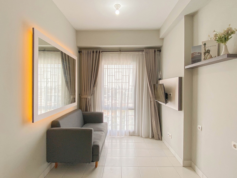 Homey And Modern 2Br At Patraland Urbano Apartment