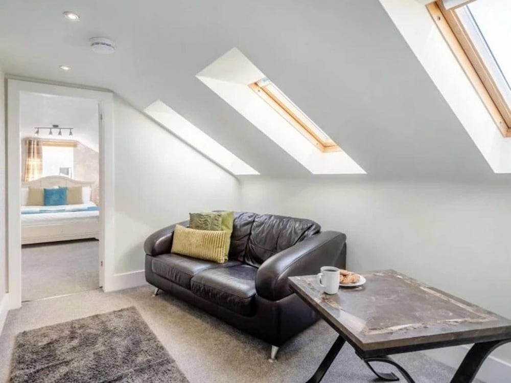 Sleeps 10 - Hot tub - Pool Table - Play Park