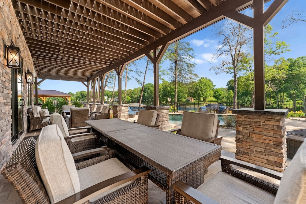 Black Bear Lodge by Avantstay Lakefront Dock Pool Theater Sleeps 20