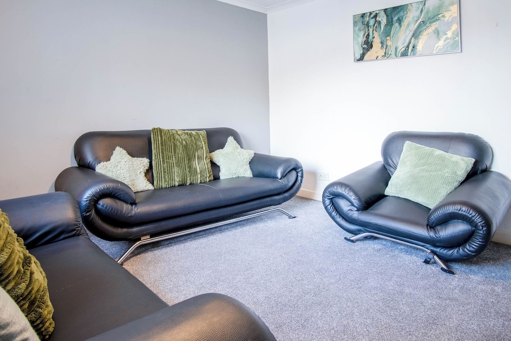 Tyle Teg - 3 Bedroom Holiday Home - Clydach