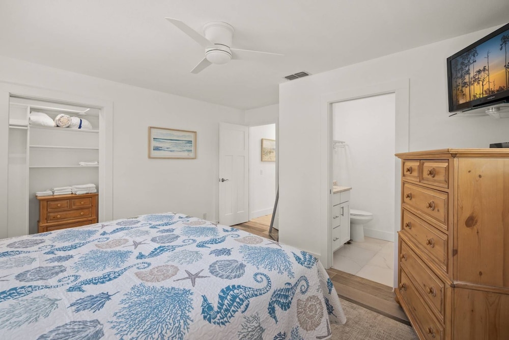 Dockside Getaway on Avenida