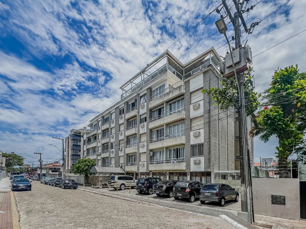 Apto com Wi-fi a 50m da Praia de Canasvieiras