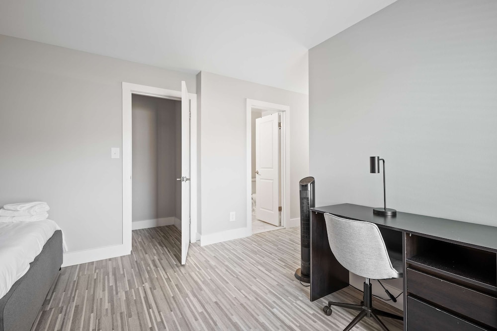 2-bedroom Spacious Stay