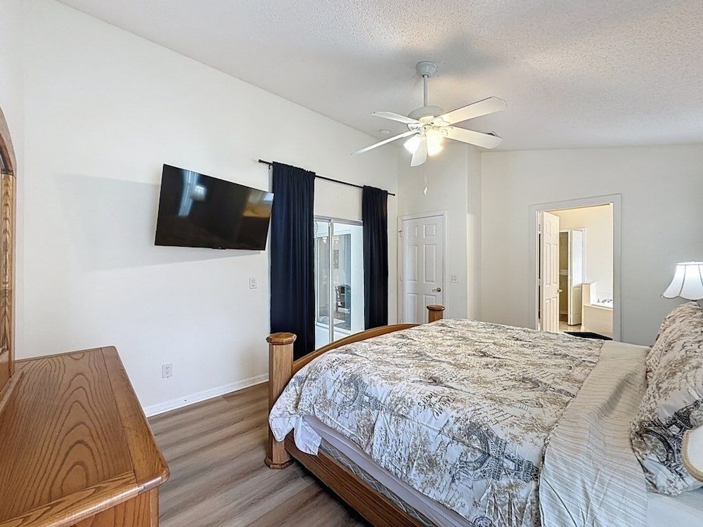 Incredible 4 Bed Pool/spa Home, Minutes To Disney 4 Bedroom Villa