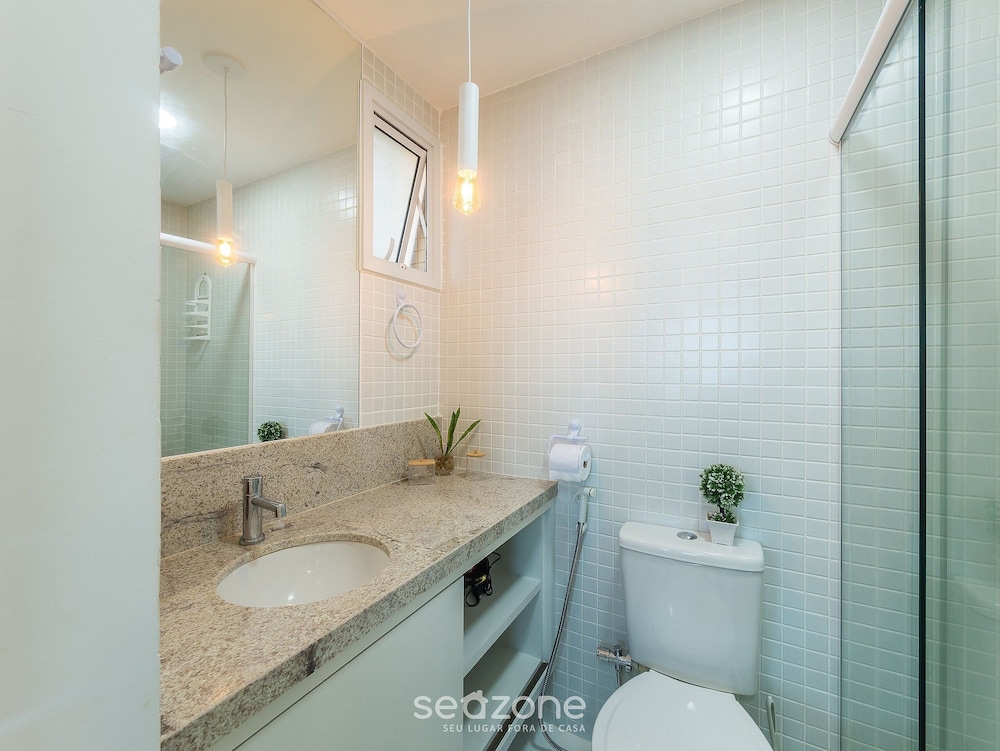 Condo. w/ Pool and Gym 70 m From the Beach - SMA