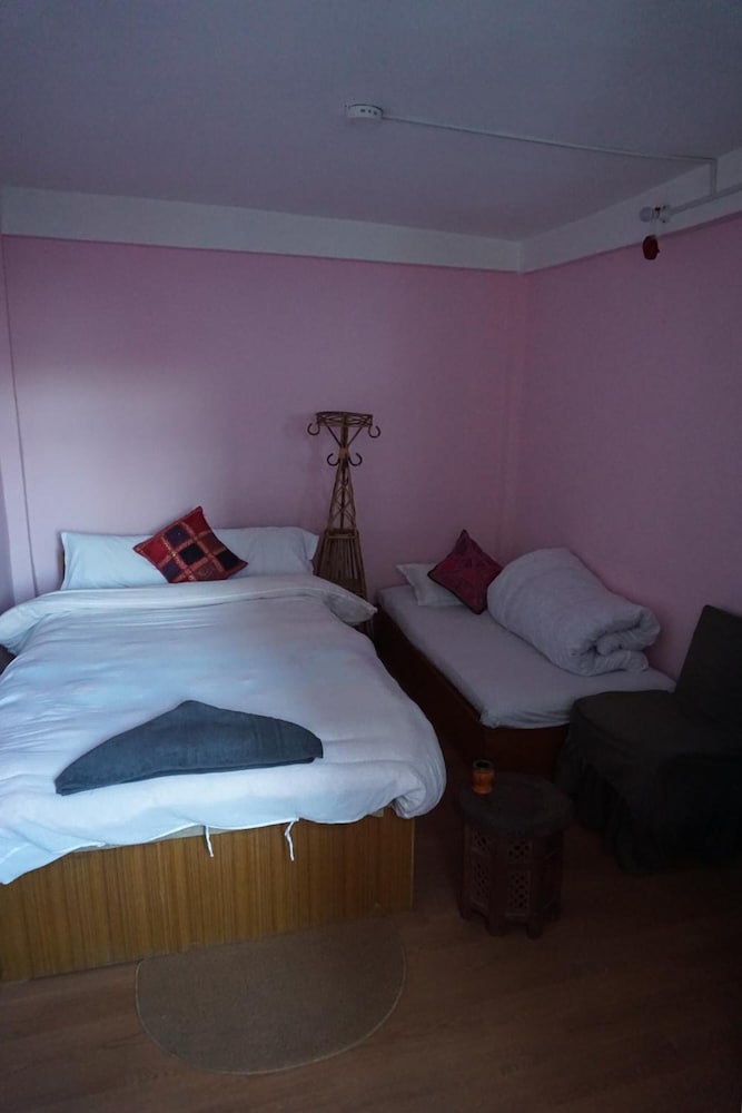 Friend's Guest  House