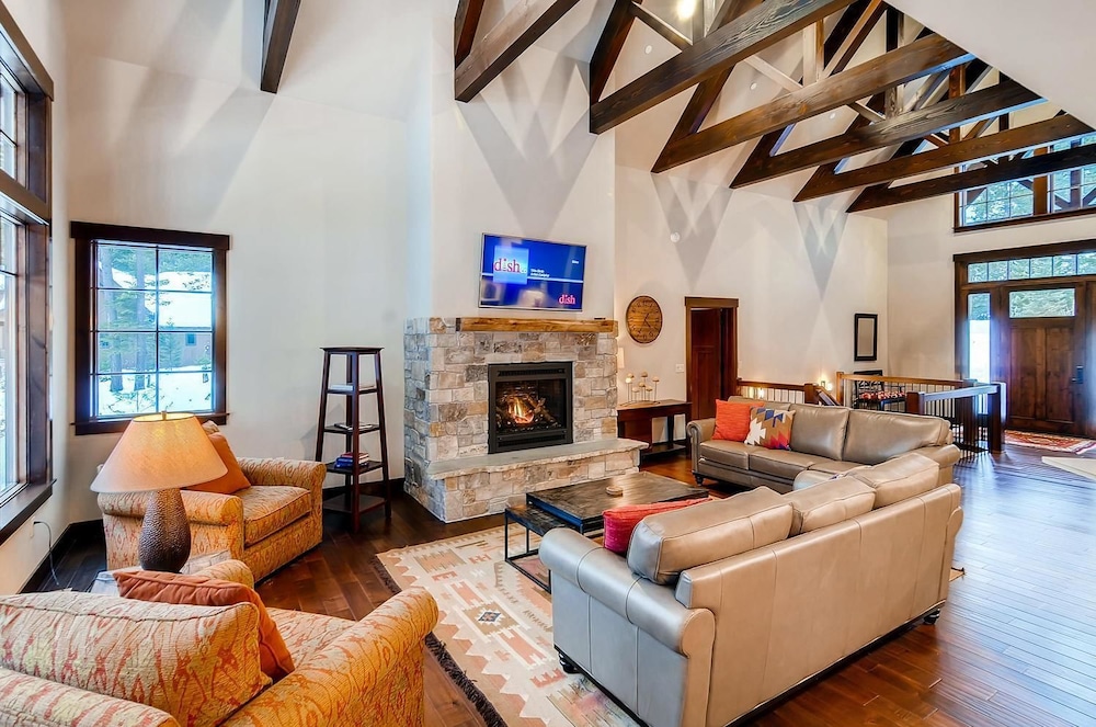 Elk Run Lodge