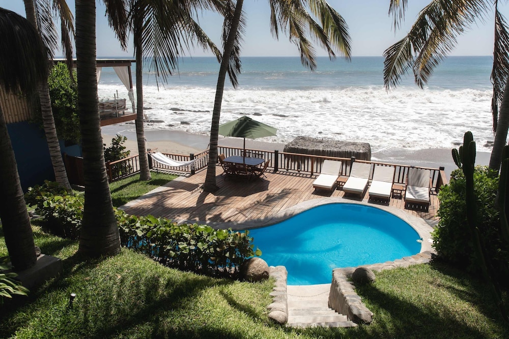 w Stylish 5BR House in Mancora