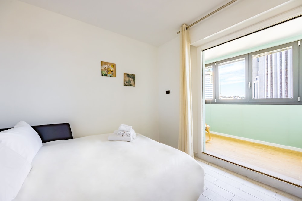Casa Kenzo With Parking by Napoliapartments