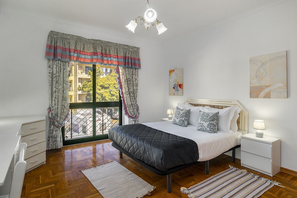 Perfect Family Hideout Residence W/Ac & 4Br + 5Ba