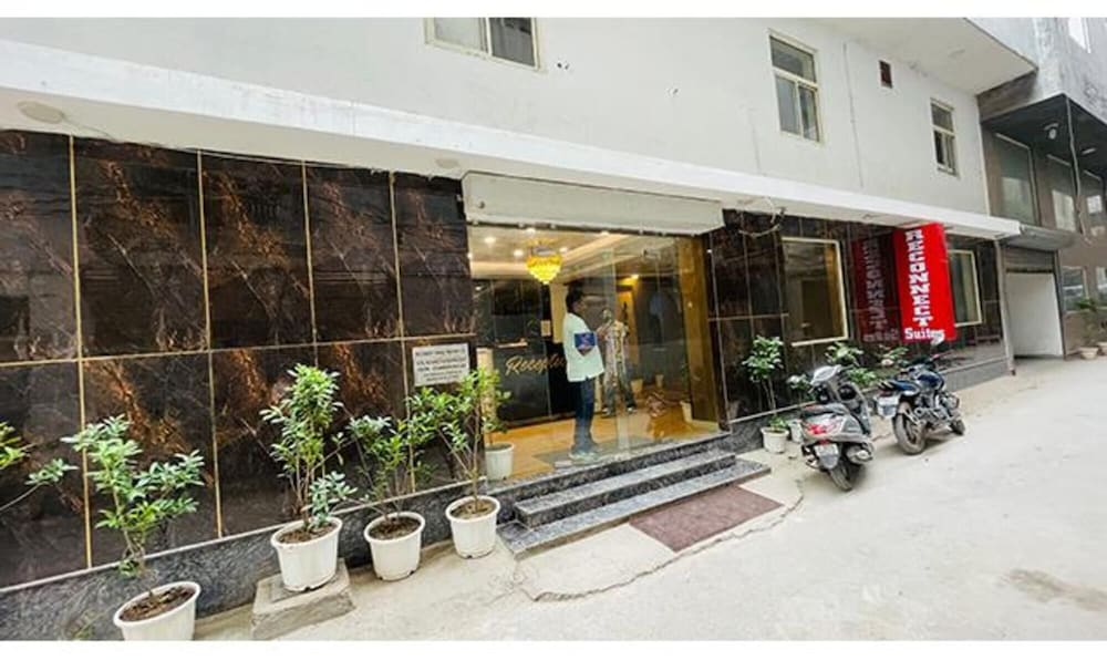 Hotel HSP Suites - Near IGI Airport - New Delhi