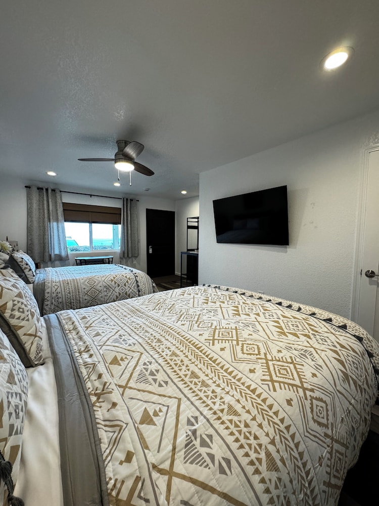 Ocean Cove Lodge view 4