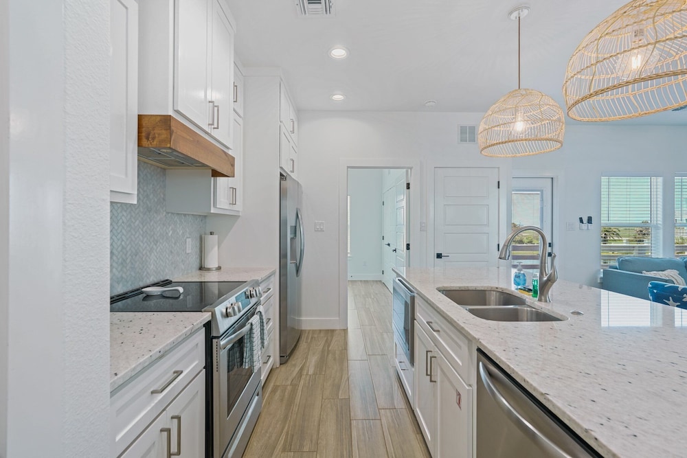 Chancla - Pet Friendly! Community Pool!