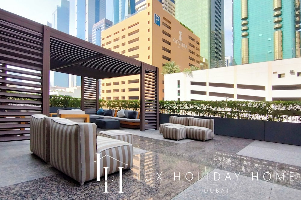 LUX The Elegant DIFC Suite 2