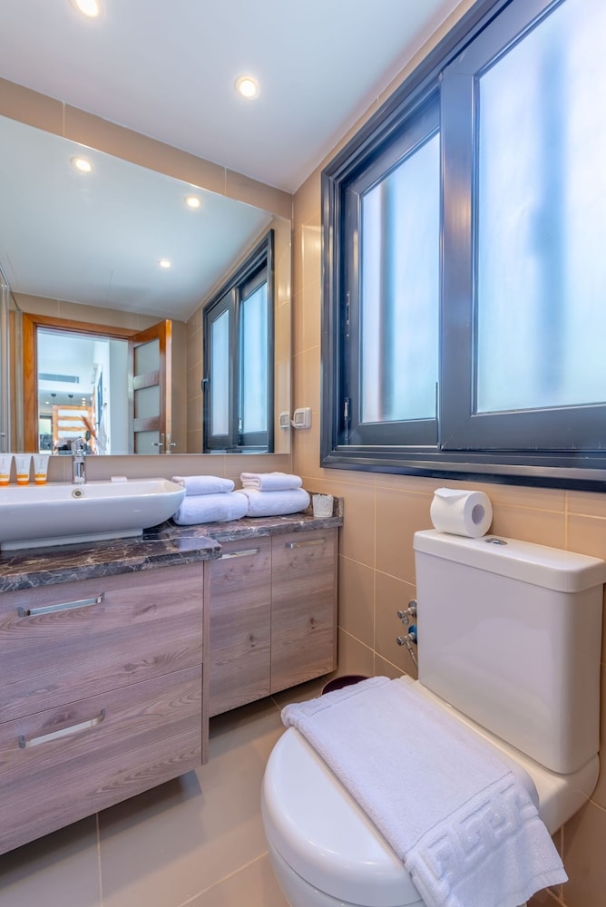 Vesta - Luxury Villa - 2BR - Bay West