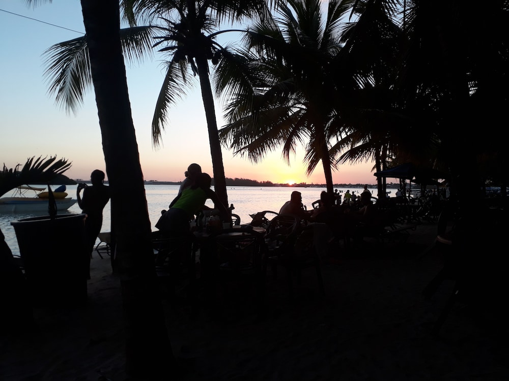 Luz de Luna Hotel & Spanish Restaurant