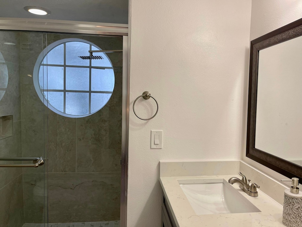 Grand Superior 3BR Condo Near Disney Parks 10