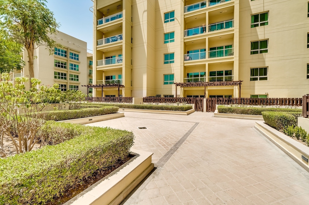 1 Bedroom Apartment Greens