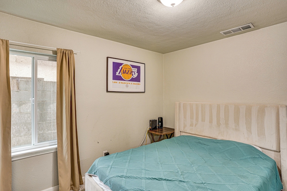 Explore LA & Long Beach: Compton Condo w/ Patio
