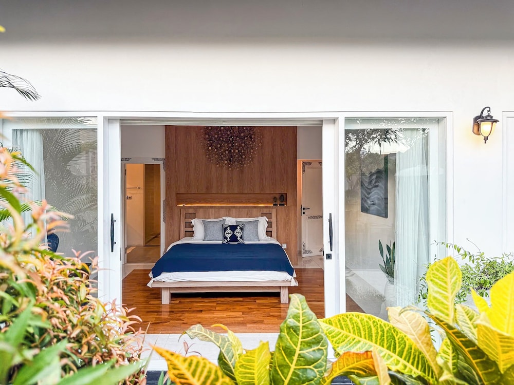 Villa St Calyx by DVH Luxe Retreats 3BR