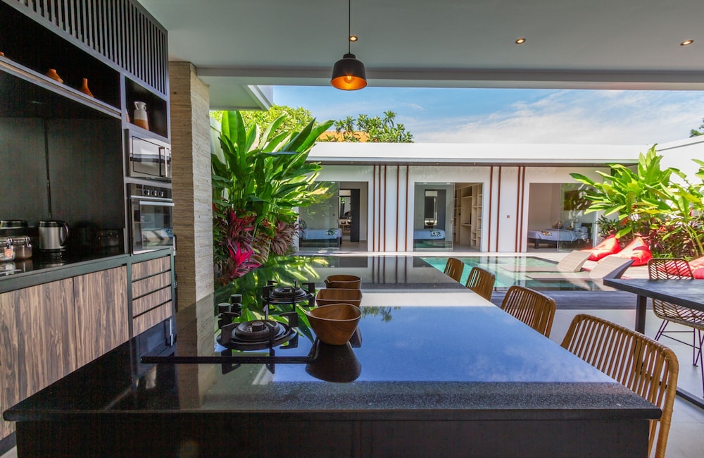 Villa Lys by Alfred in Bali - Charming 3BD Villa w Pool View Near Berawa Beach