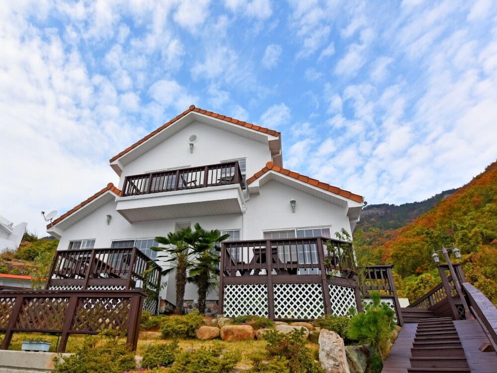 Namhae Bluemare Pension