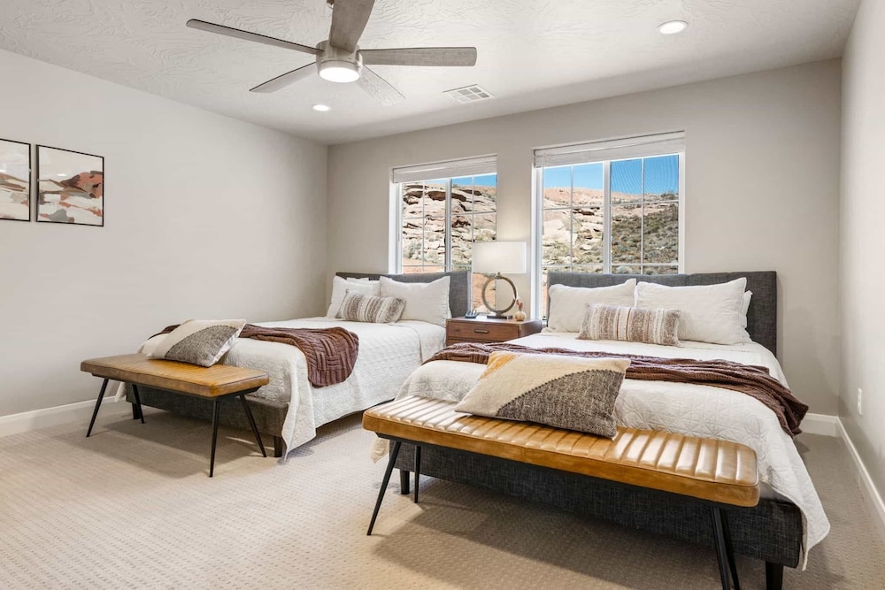 Escondido Escape by RedAwning view 5