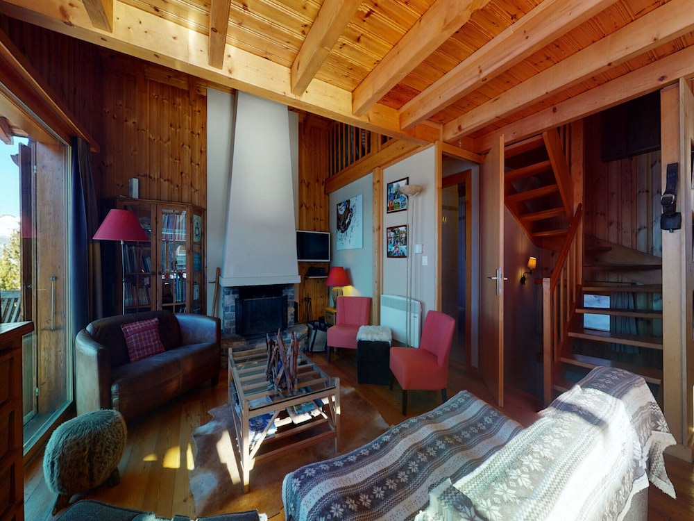 Chalet in the Heart of Valley With Balcony