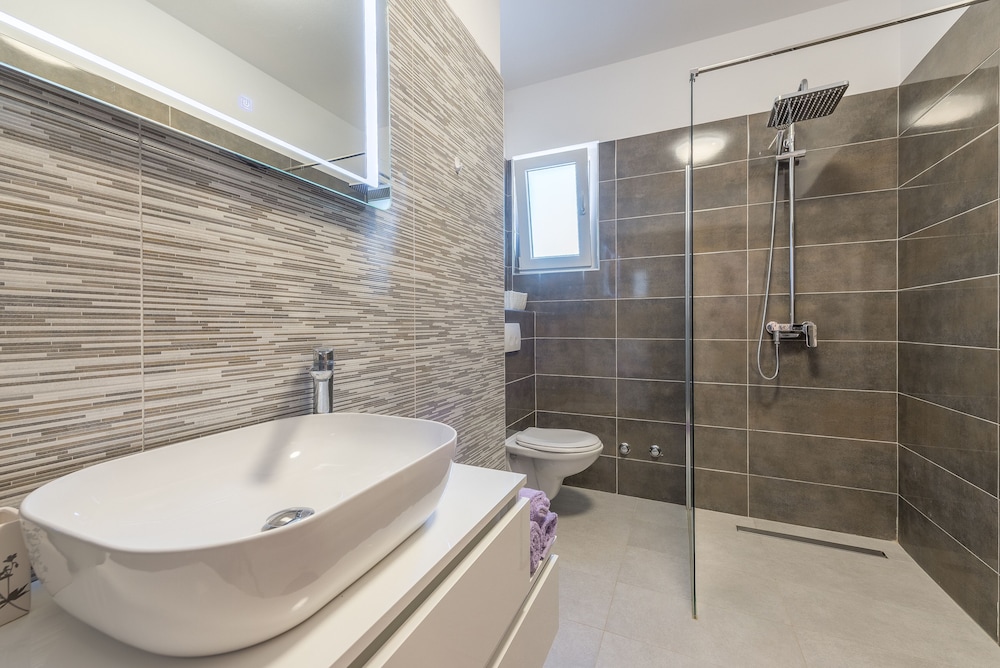 Experience only the best - House Kamber view 2