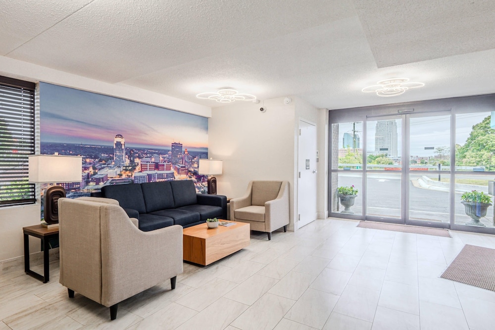 Clarion Pointe Winston – Salem Downtown