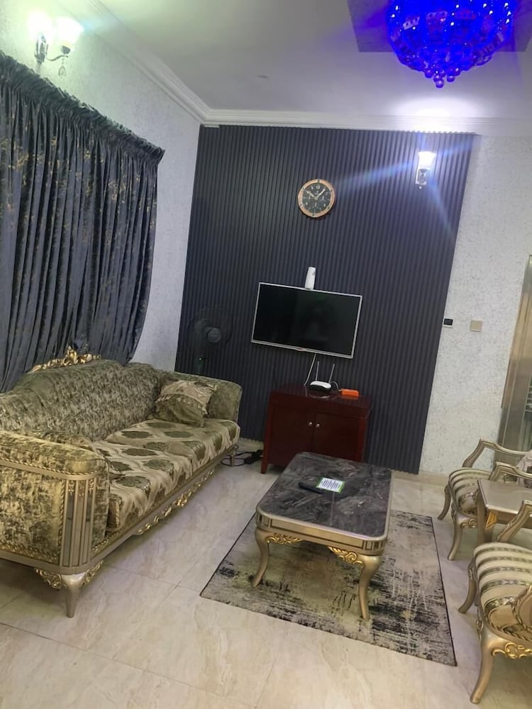 ELLEX SLEEVES APARTMENT