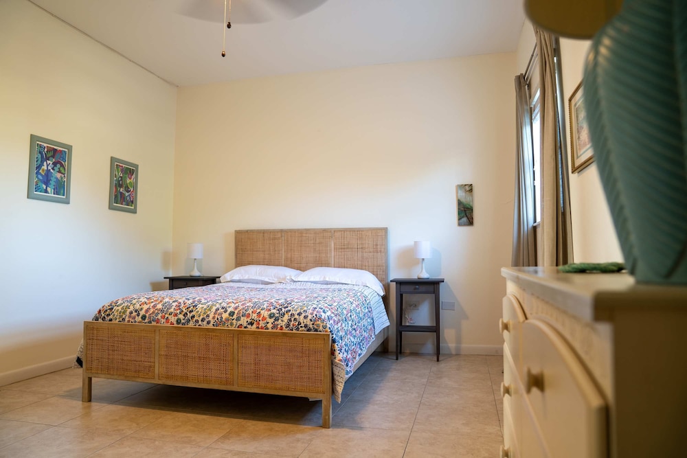 NEW Oceanfront Condo in George Town