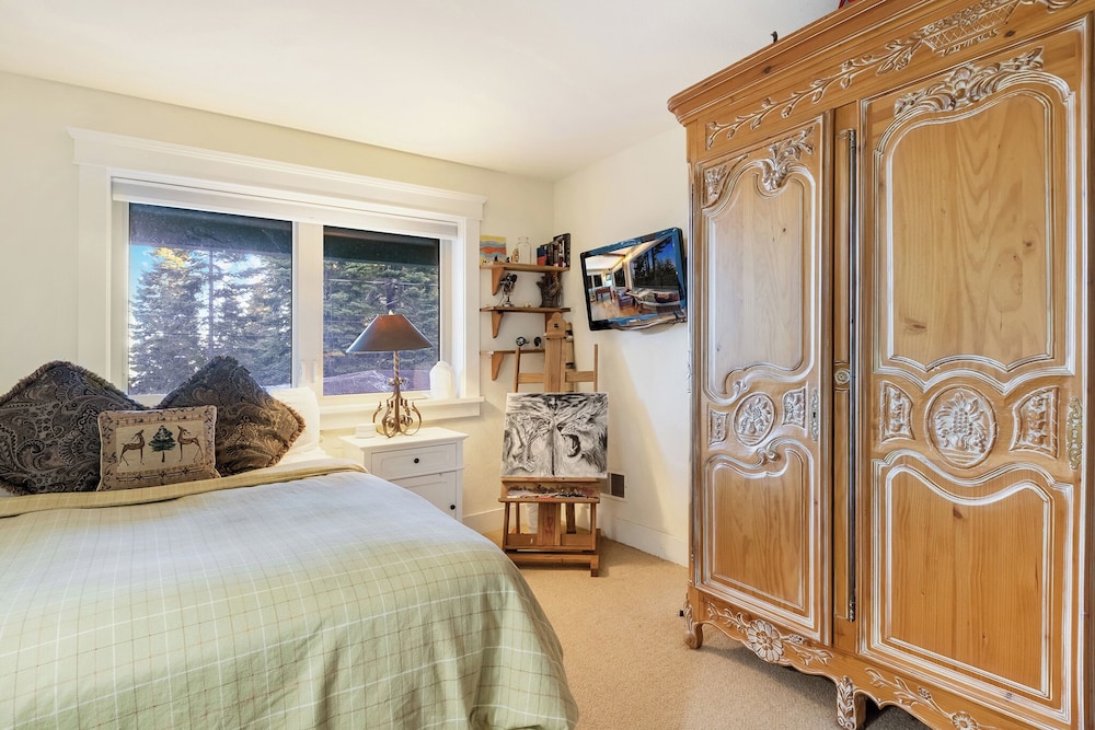 Carnelian Bay Getaway