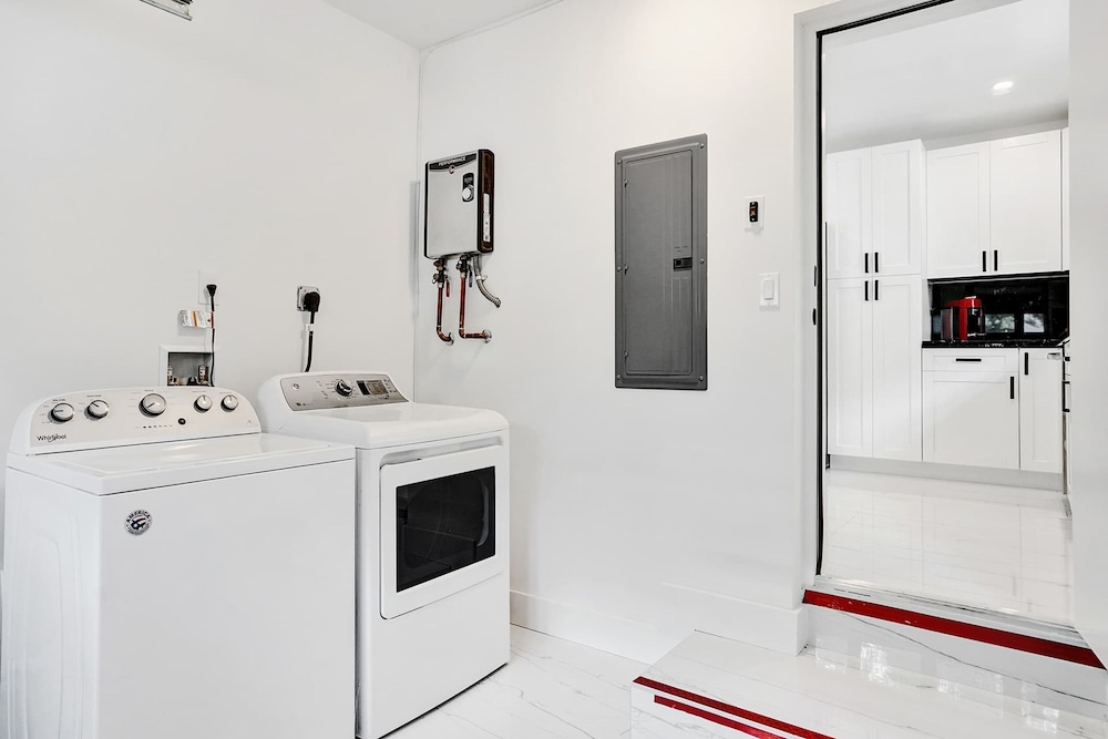 Hibiscus House in Fort Lauderdale