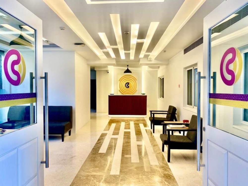 Lobby & Reception