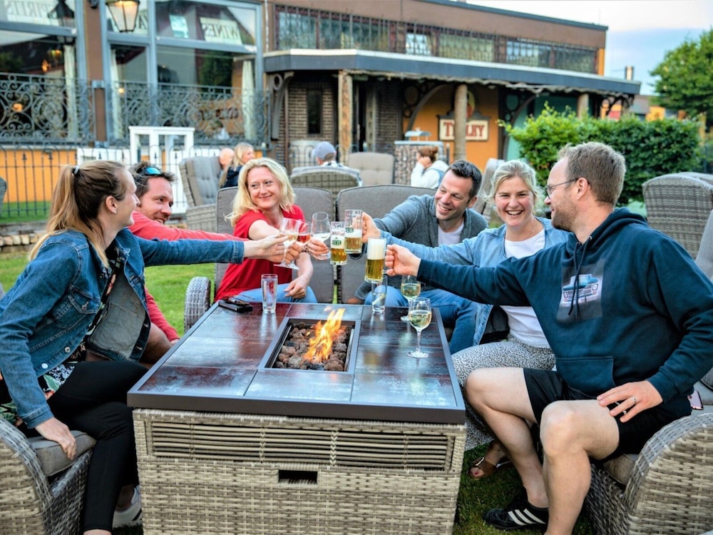Room in Wangerland With Meals & Drinks