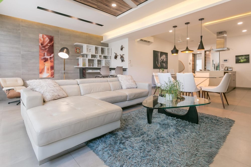 Modern Sleek 2 BR Close to Beach Paradise view 2