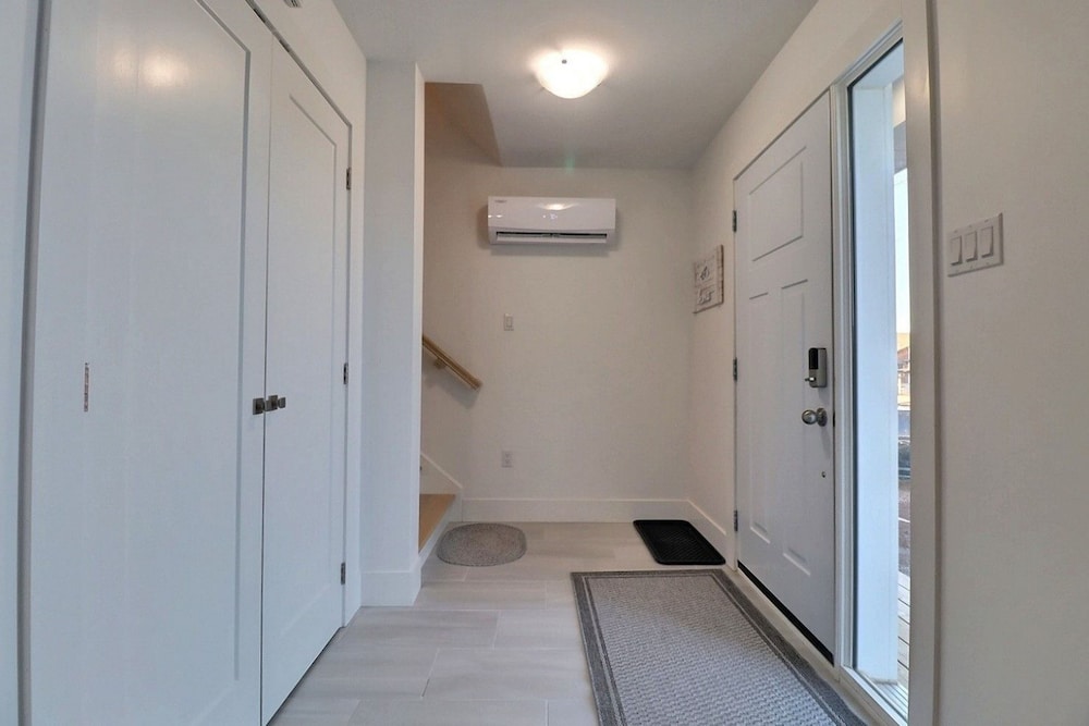 Moncton Vacations - GLOBALSTAY. New 3 Bedroom House in a Quiet Area - Property Image 2