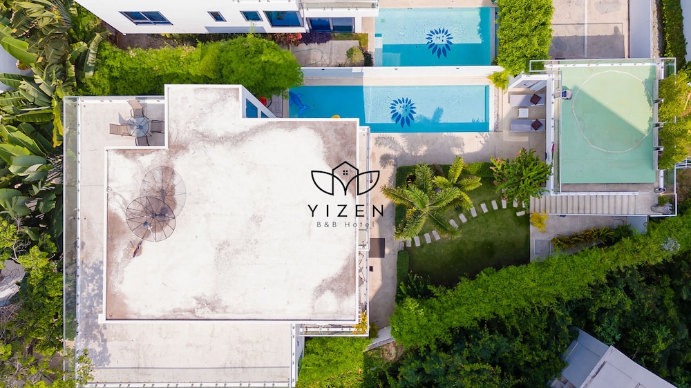 Yizen VIP Luxury Palm Springs Villas view 4