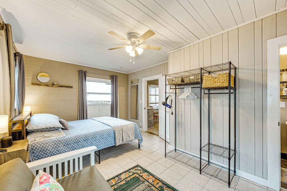 Relax & Refresh: Waterfront Cottage in Panacea