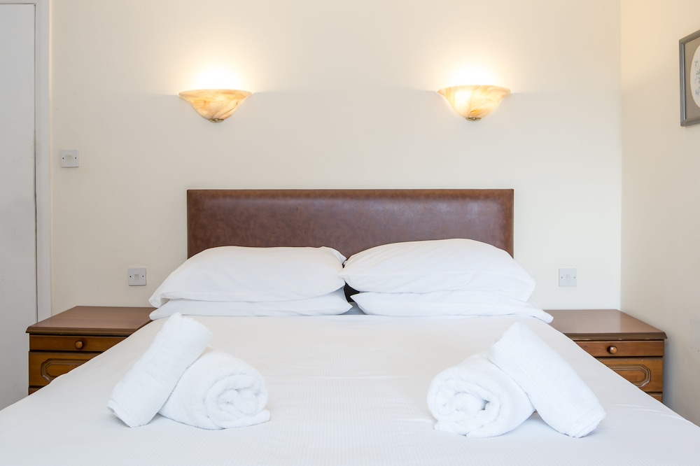 Trewern Arms Hotel