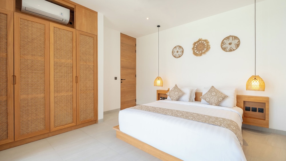 Loona Palm Villas by Villa Finder
