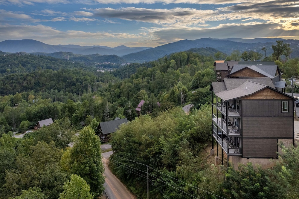 Stunning 4bedroom With Sky Views
