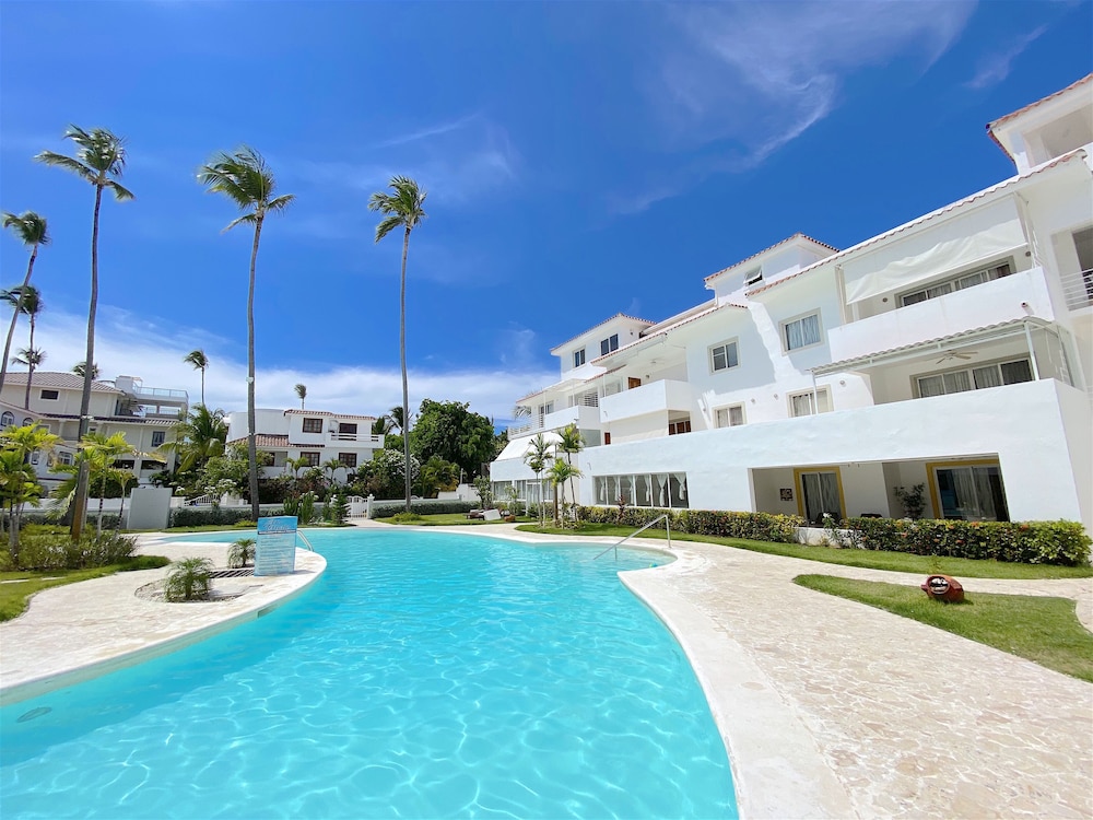 Los Corales Tropical Beach Resort & SPA