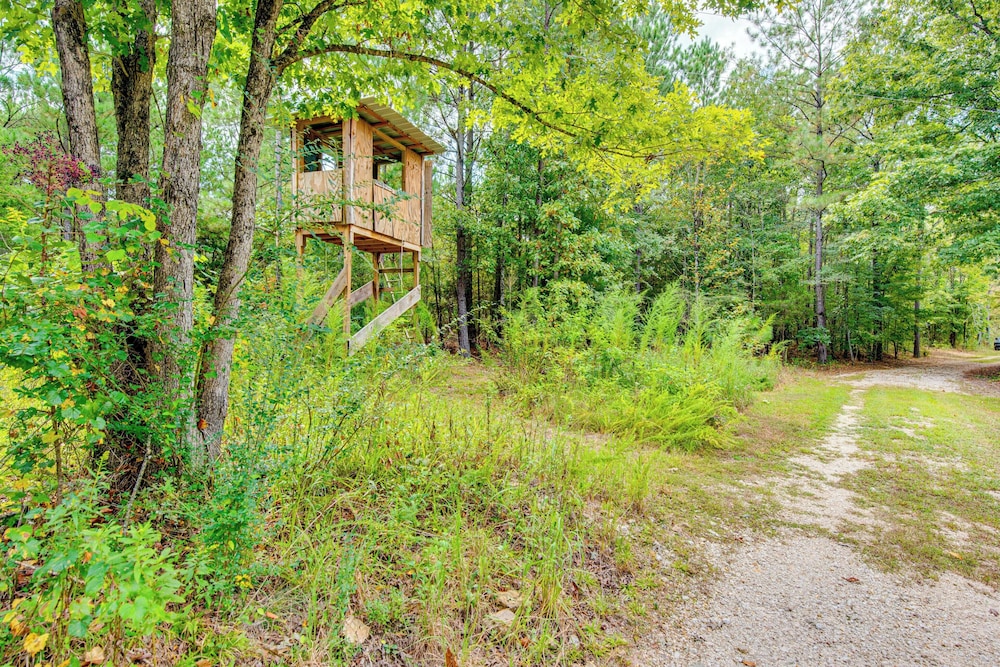 Creek Access, Fire Pit & Grill: Summerville Studio