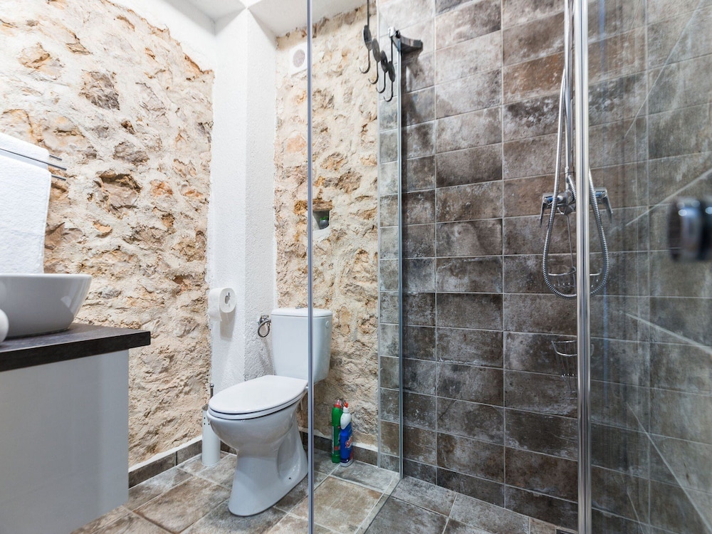 Charming Retreat With Lush Garden, BBQ & Sunlit Terrace Near Bibinje Beaches