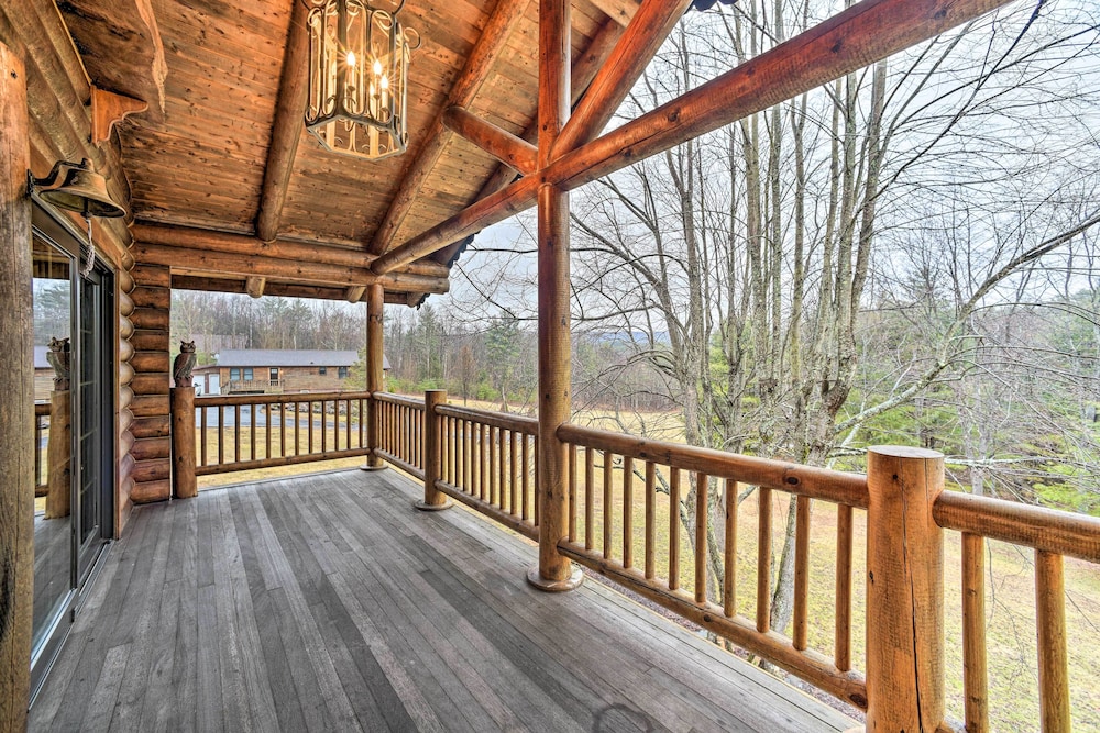 Spacious Cabin w/ Decks Near Saratoga Springs view 5