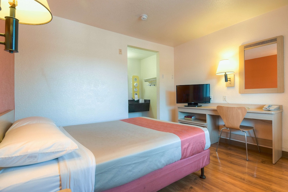 Motel 6 El Cajon, CA - San Diego