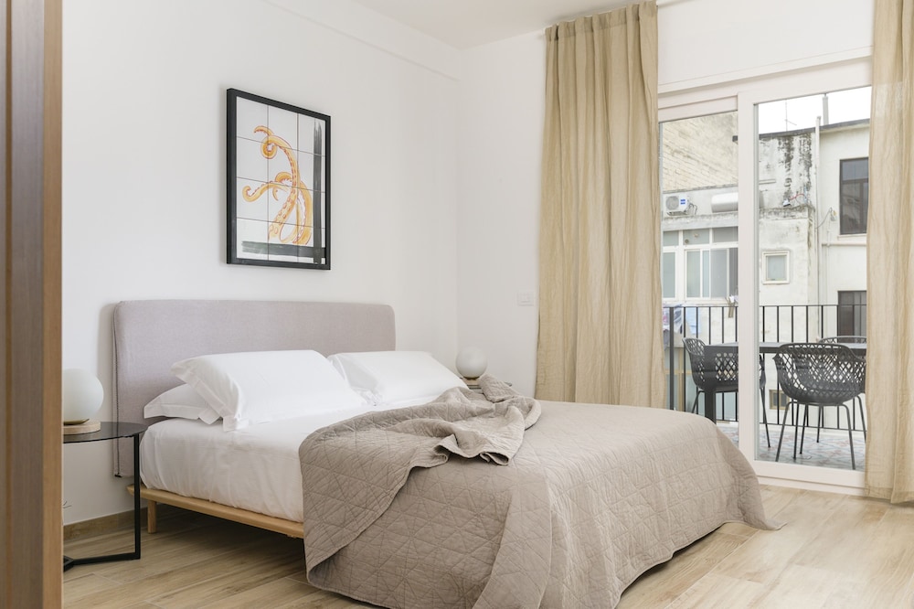 Palazzo Murat - One-bedroom Apartment With Balcony by Wonderful Italy