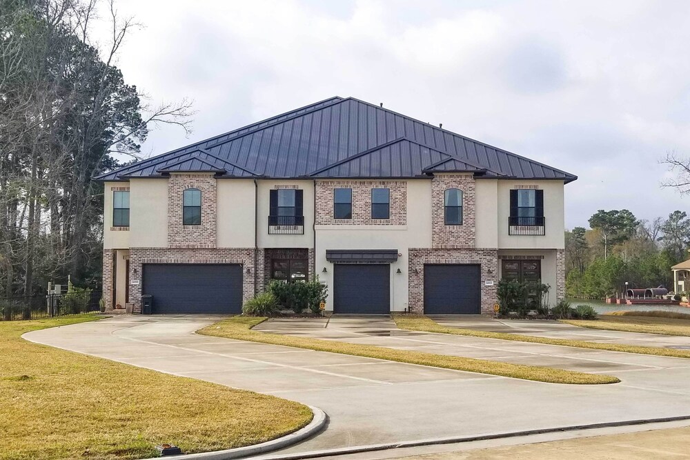 Modern Lake Conroe Escape w/ Grill & Boat Slip! view 5